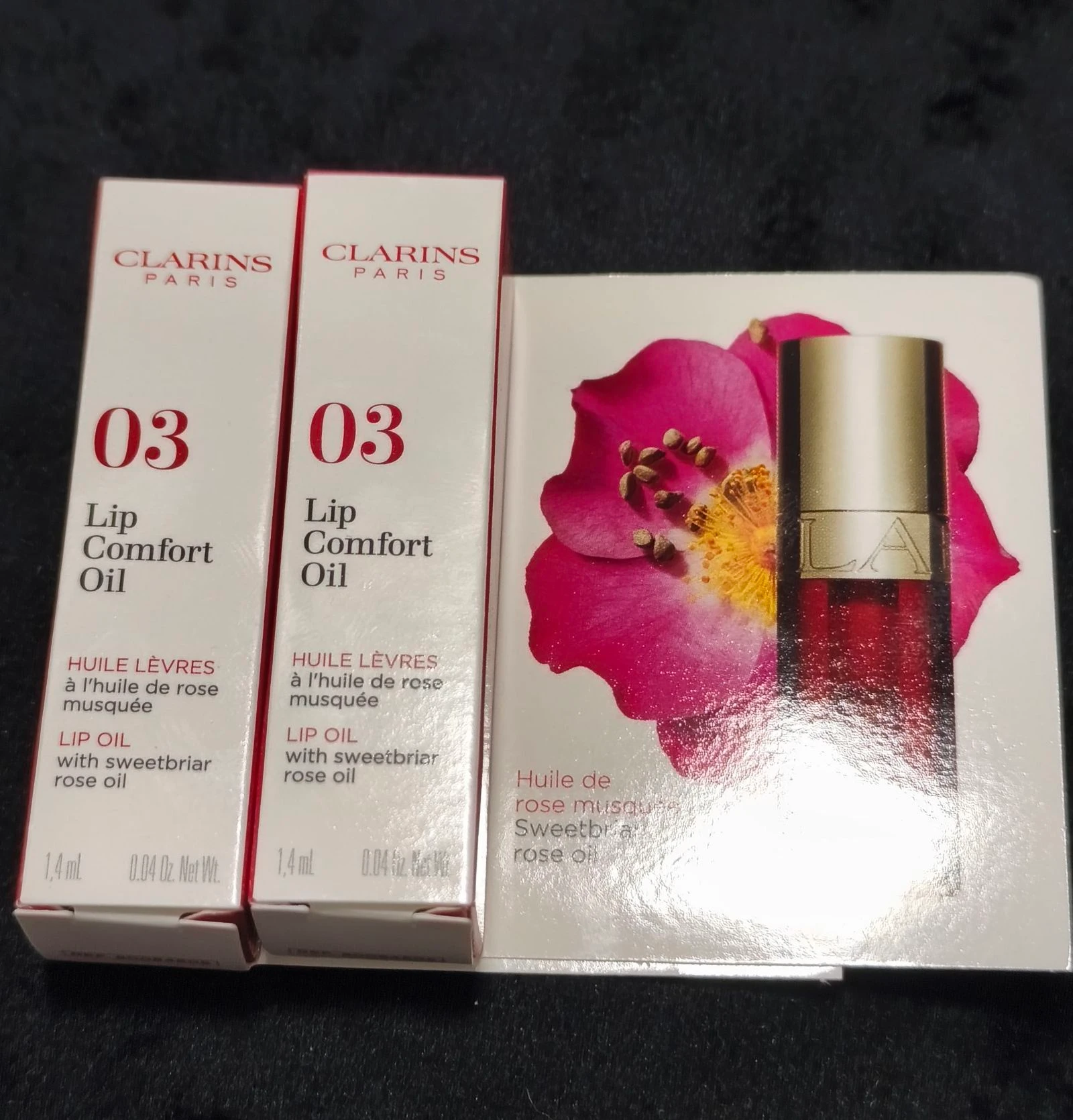 Neceser con 4 productos de maquillaje Clarins – photo 2